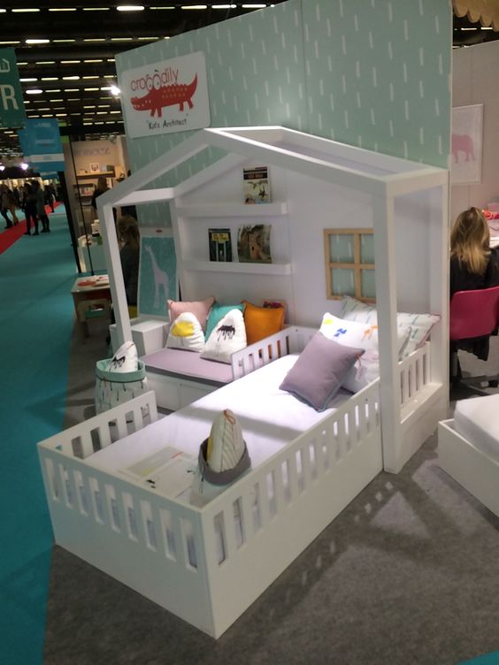 30 kız çocuk odası modeli ev şeklinde yatak ve dolaplar