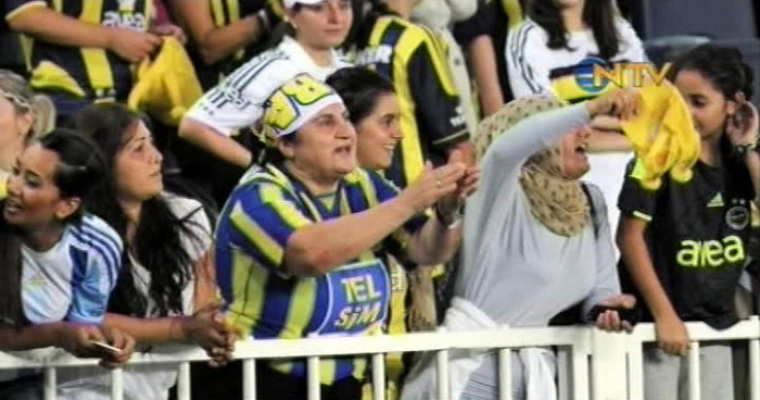 Tutumlu Fenerbahçe taraftarı