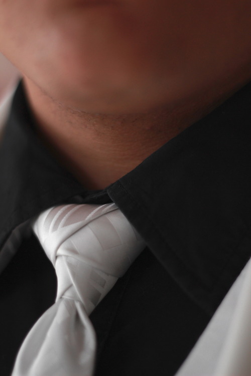 Eldredge kravat bağlama - Damat düğümü