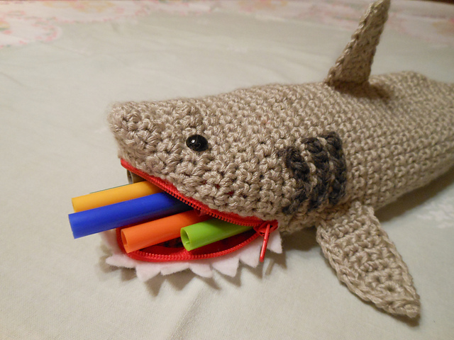 Köpek balığı örgü kalem çalışması