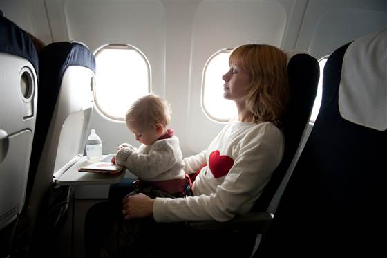 Bebekle uçak seyahati sırasında dikkat edilmesi gerekenler