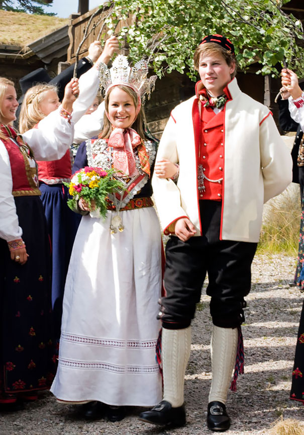 geleneksel norvec gelini