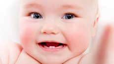 Bebeklerde Diş Çıkarma Belirtileri Nelerdir ?
